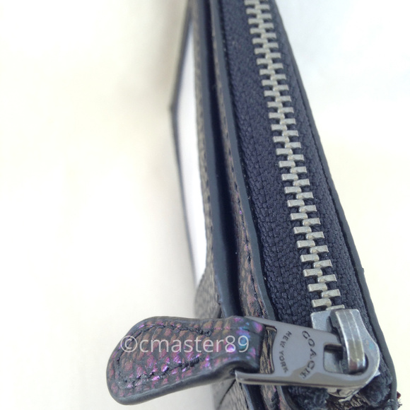 🔴SOLD🔴 Coach Hologram Pebble Leather Card Holder - Picture 4 of 6